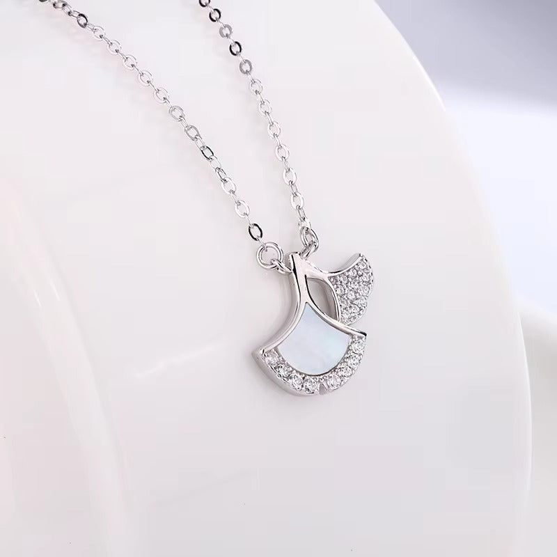 Vintage Titanium Steel Charm Necklace Female Pearl Pendant Collarbone Chain Stainless Steel Necklaces
